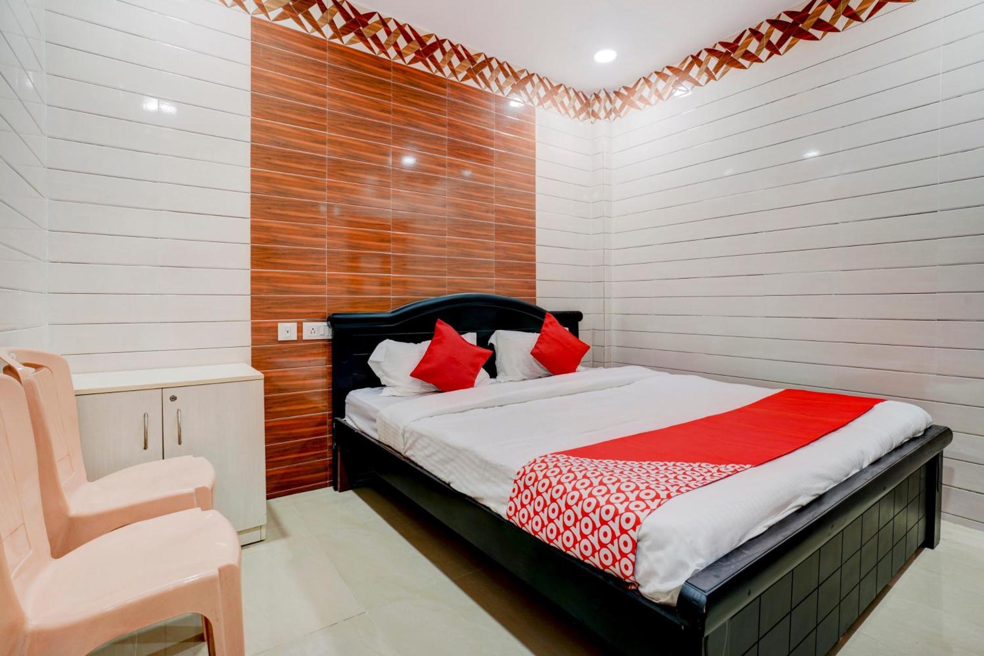 Hotel O Aroma Classic Near Nampally Main Railway Station Hyderabad Exterior foto